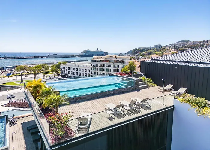 Exclusive Terrace At Savoy Insular * 丰沙尔